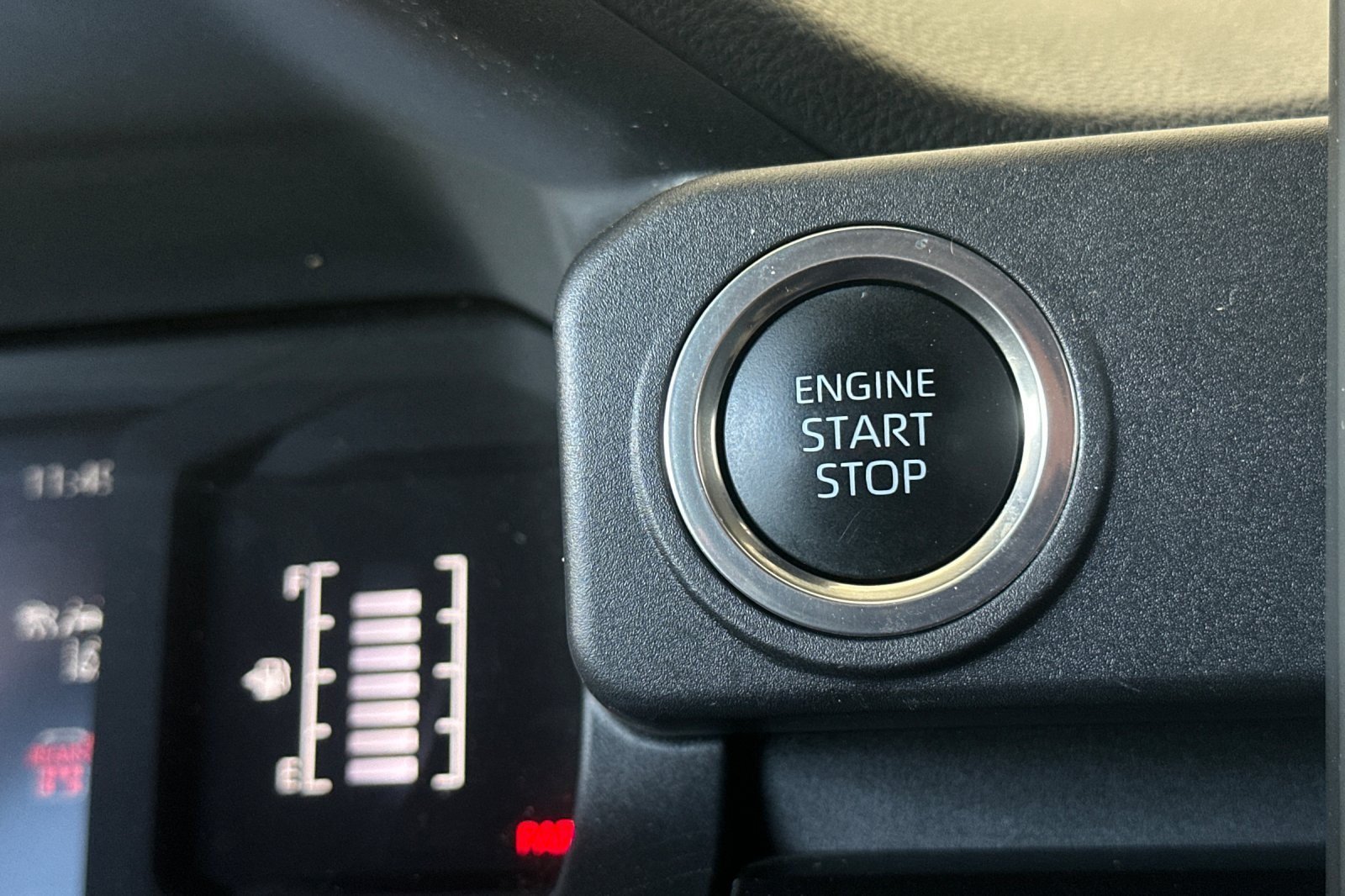 Certified 2025 Toyota 4Runner SR5 AWD/4WD image 22