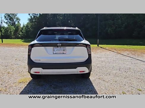 New 2026 Nissan Kicks SV image 30