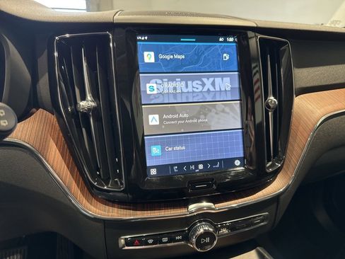 Used 2024 Volvo XC60 B5 Plus w/ Protection Package Premier image 17