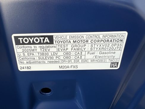Certified 2025 Toyota Prius Plug-In Hybrid image 38