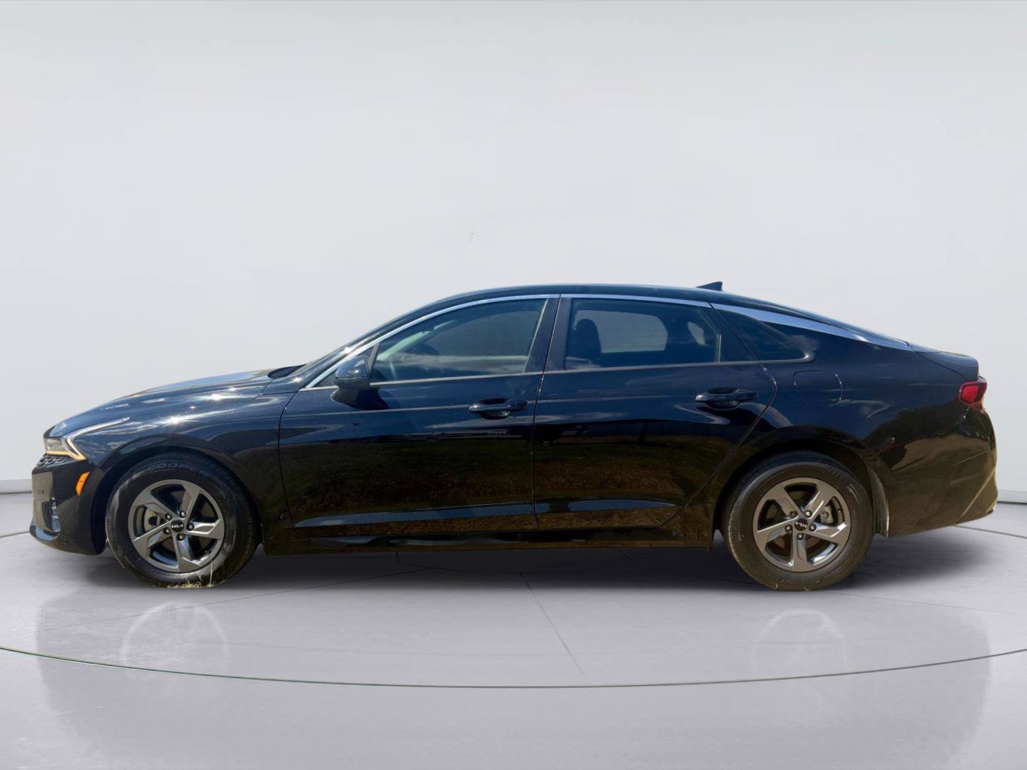 Used 2023 Kia K5 LXS FWD image 6