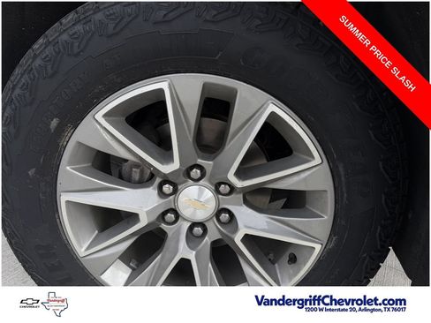 Used 2022 Chevrolet Silverado 1500 High Country w/ Technology Package AWD/4WD image 9