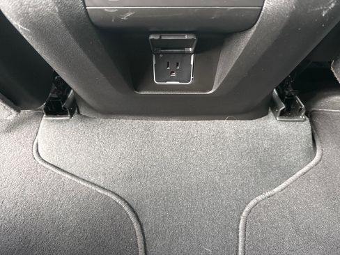 Used 2024 Chevrolet Suburban Z71 w/ Off-Road Capability Package image 28