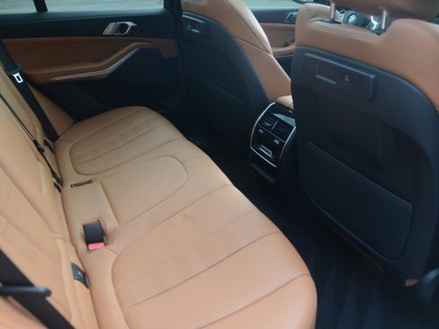 Used 2022 BMW X5 sDrive40i w/ M Sport Package image 13