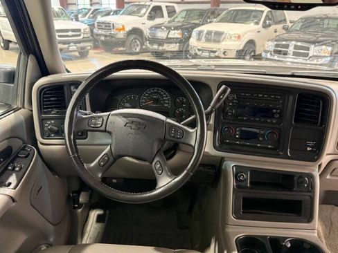 Used 2006 Chevrolet Silverado 2500 LT w/ Onstar Plus Package AWD/4WD image 20
