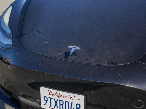 Used 2018 Tesla Model 3 Long Range RWD image 5