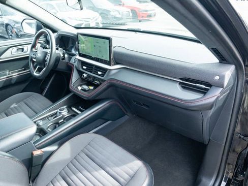 Used 2025 Ford Explorer ST-Line image 39