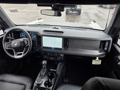 New 2025 Ford Bronco Badlands image 12