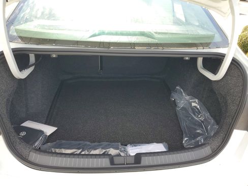 New 2025 Volkswagen Jetta SE image 8