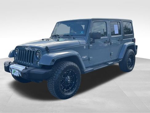 Used 2014 Jeep Wrangler Unlimited Sahara w/ Dual Top Group AWD/4WD image 3