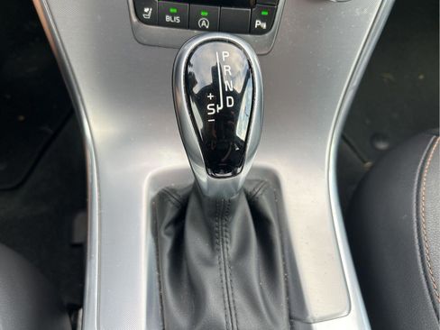 Used 2017 Volvo XC60 T5 Dynamic w/ Preferred Option Package image 22