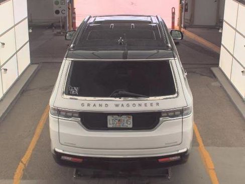 Used 2023 Jeep Grand Wagoneer Series II image 9