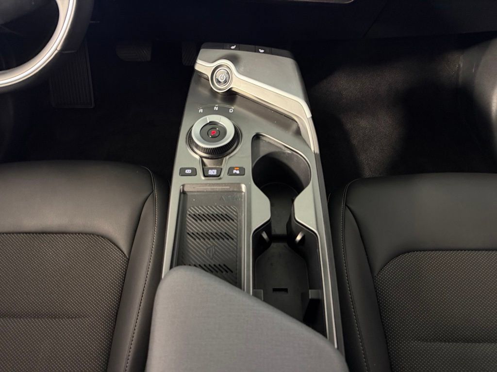 Used 2024 Kia EV6 Light RWD image 17