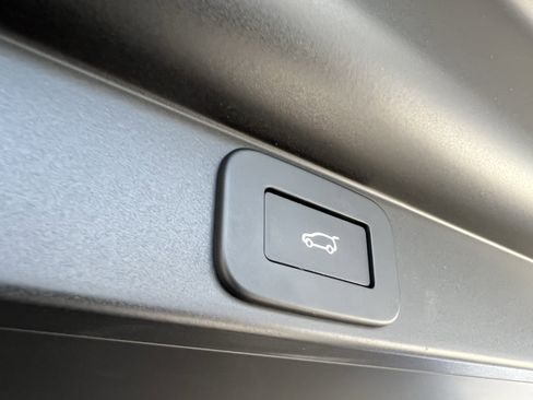 Certified 2024 Land Rover Range Rover SE image 35