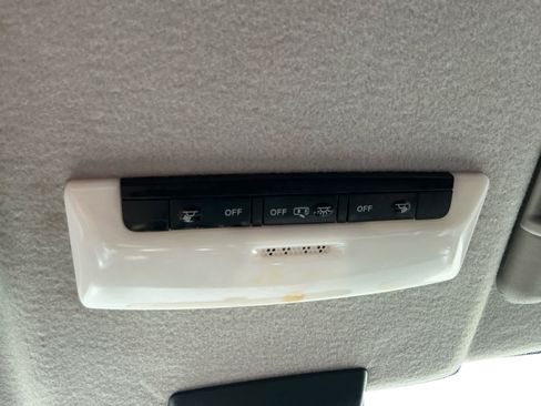 Used 2023 Nissan Kicks SV FWD image 16