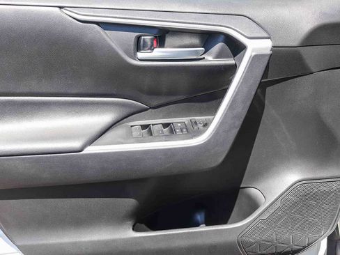 Used 2025 Toyota RAV4 XLE FWD image 21