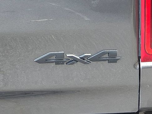 Used 2022 RAM 1500 Big Horn AWD/4WD image 36