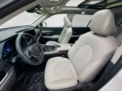 Used 2024 Toyota Grand Highlander XLE image 21