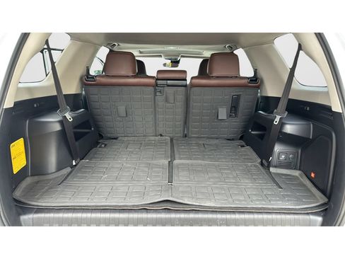 Used 2024 Toyota 4Runner Limited AWD/4WD image 18