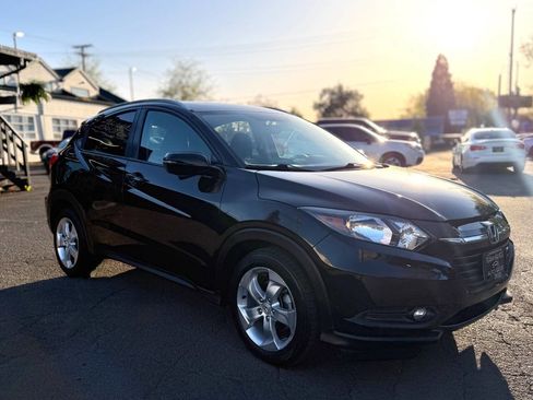 Used 2016 Honda HR-V EX image 4