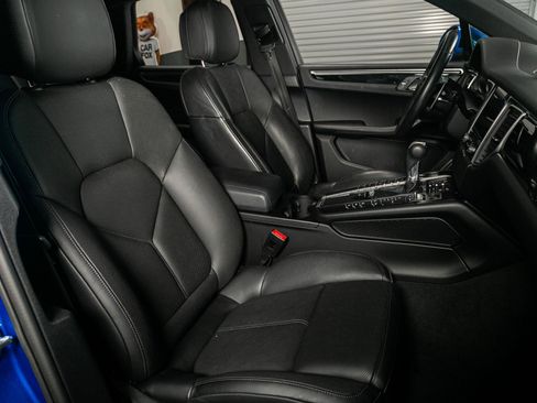 Used 2018 Porsche Macan AWD image 21