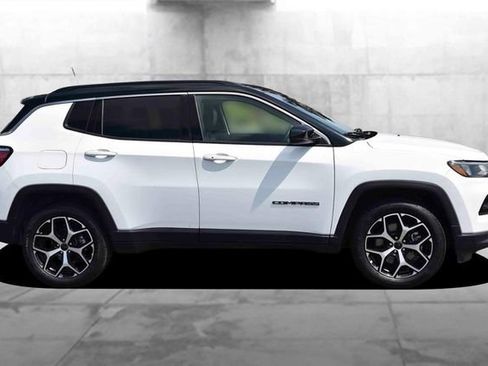Used 2025 Jeep Compass Limited AWD/4WD image 5