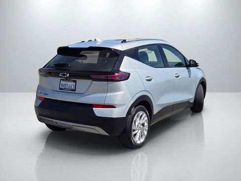 Used 2023 Chevrolet Bolt EUV LT w/ Driver Confidence Package image 4