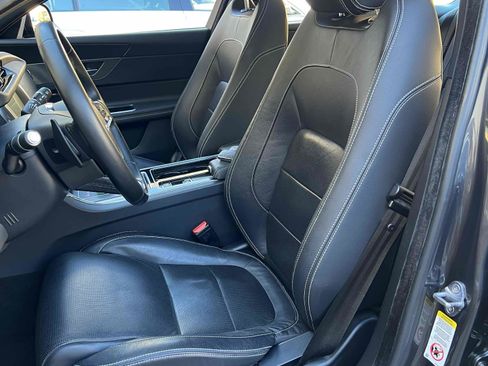 Used 2017 Jaguar XF S image 47