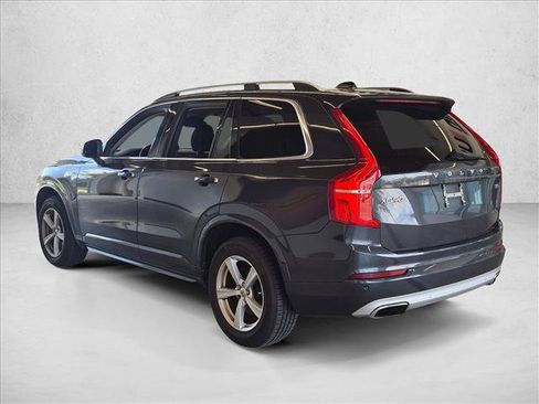 Used 2017 Volvo XC90 T5 Momentum w/ Vision Package FWD image 7
