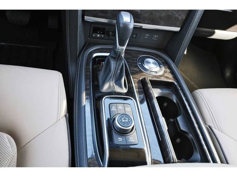 Used 2024 Nissan Armada Platinum w/ Captain's Chairs Package image 17