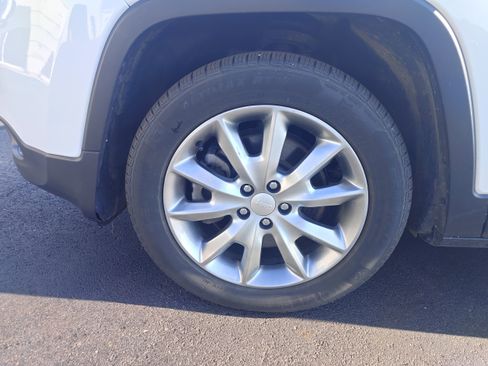 Used 2018 Jeep Cherokee Limited image 6