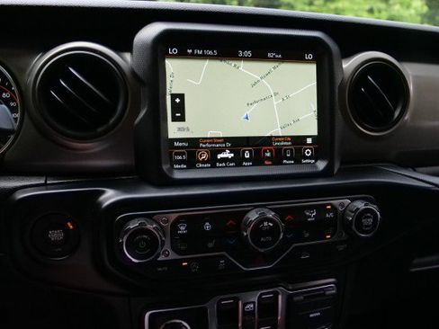 Used 2021 Jeep Gladiator Sport AWD/4WD image 9