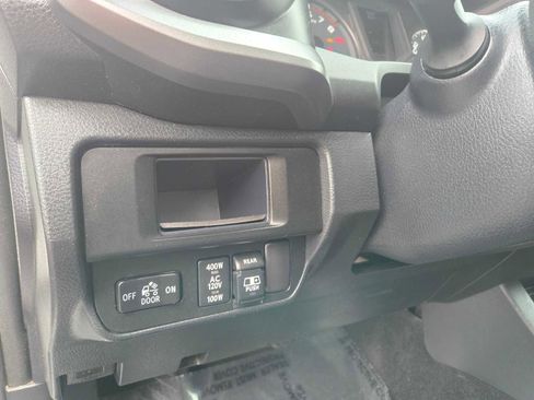 Used 2017 Toyota Tacoma TRD Off-Road image 22