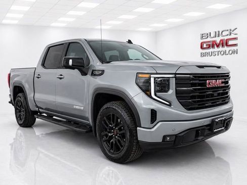 Used 2025 GMC Sierra 1500 Elevation w/ Elevation Premium Package AWD/4WD image 2