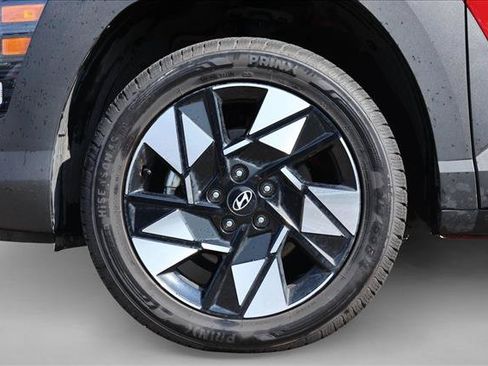 Used 2024 Hyundai Kona SEL AWD/4WD image 9