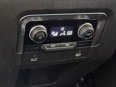 Used 2024 Chevrolet Tahoe LT RWD image 13