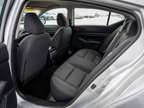 Used 2024 Nissan Altima 2.5 SV image 14