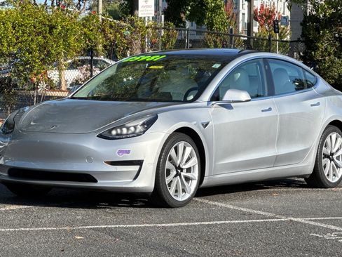 Used 2018 Tesla Model 3 Long Range image 8