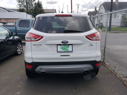 Used 2016 Ford Escape SE AWD/4WD image 2