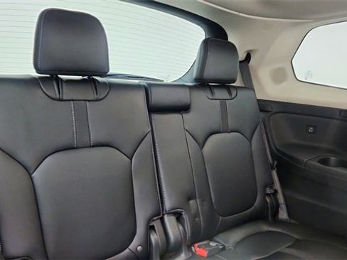 Used 2023 Honda Pilot Touring image 29