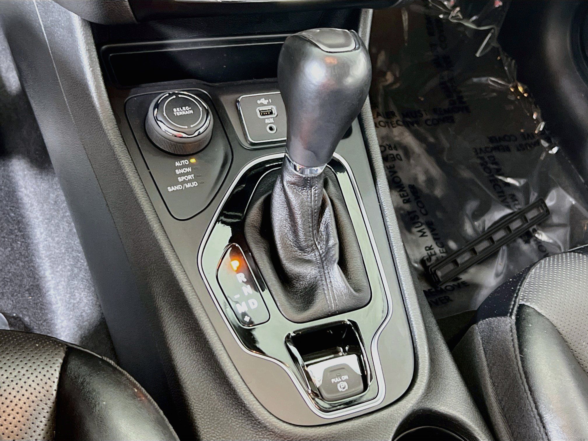 Used 2022 Jeep Cherokee Limited AWD/4WD image 16