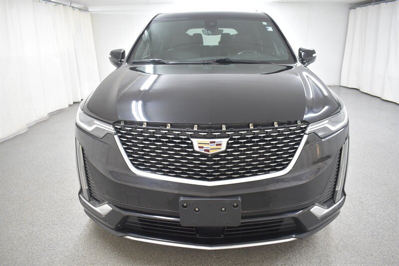 Used 2020 Cadillac XT6 Premium Luxury AWD/4WD image 2