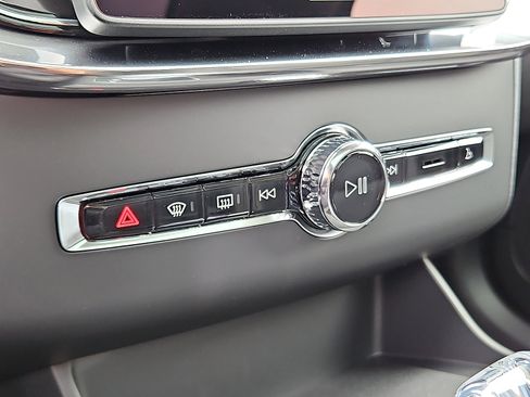 New 2026 Volvo XC90 B6 Ultra w/ Protection Package AWD/4WD image 14