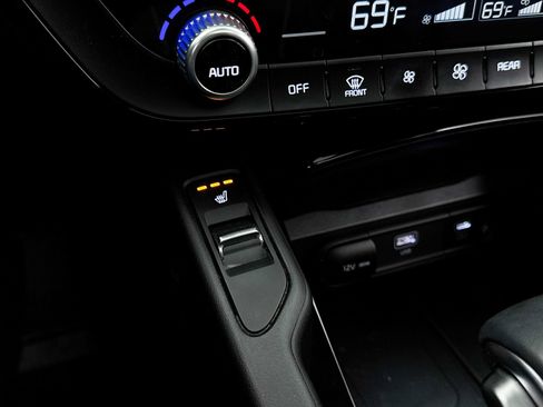 Used 2025 Kia Telluride S FWD image 27