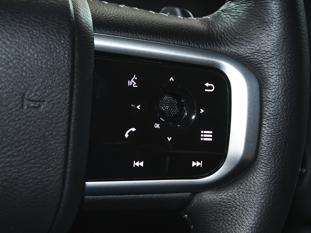 Used 2025 Nissan Armada SV AWD/4WD image 26