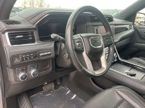 Used 2023 GMC Yukon XL Denali image 18