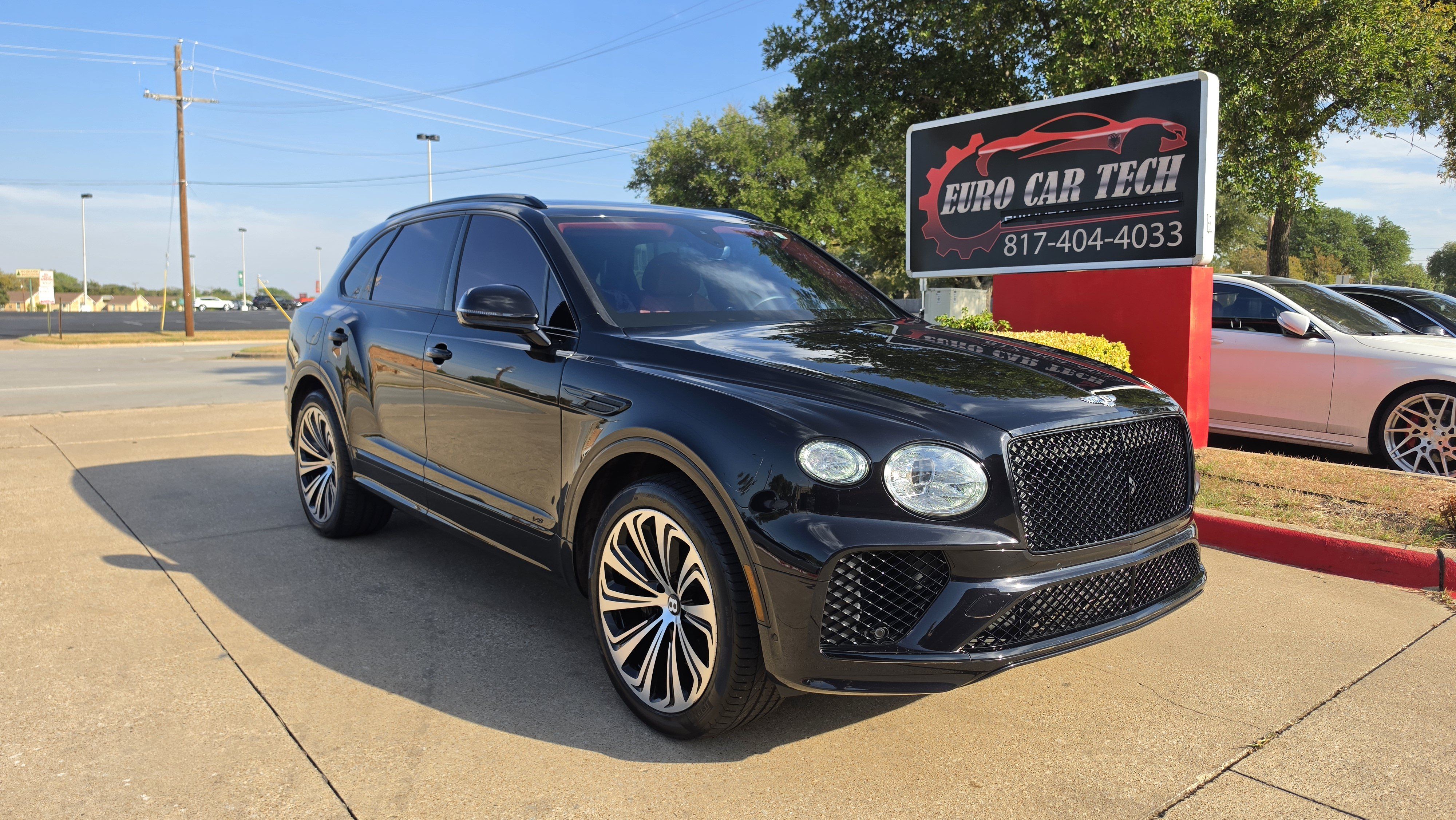 Used 2022 Bentley Bentayga AWD/4WD image 6