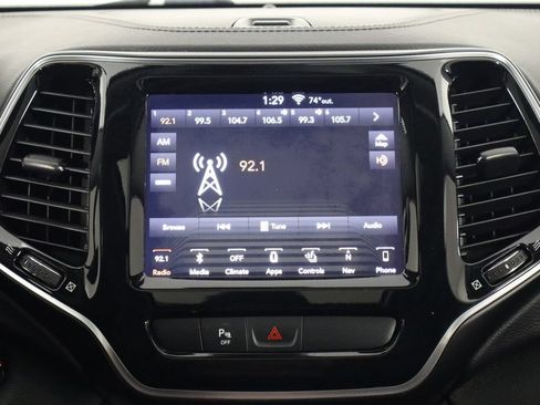 Used 2019 Jeep Cherokee Limited AWD/4WD image 28