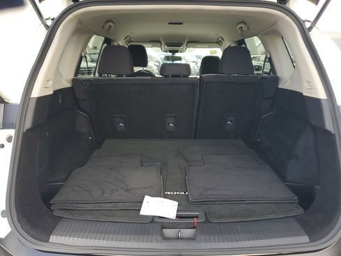 Used 2023 Nissan Rogue SV image 14