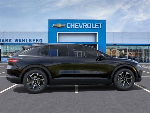 New 2026 Chevrolet Equinox EV LT image 5